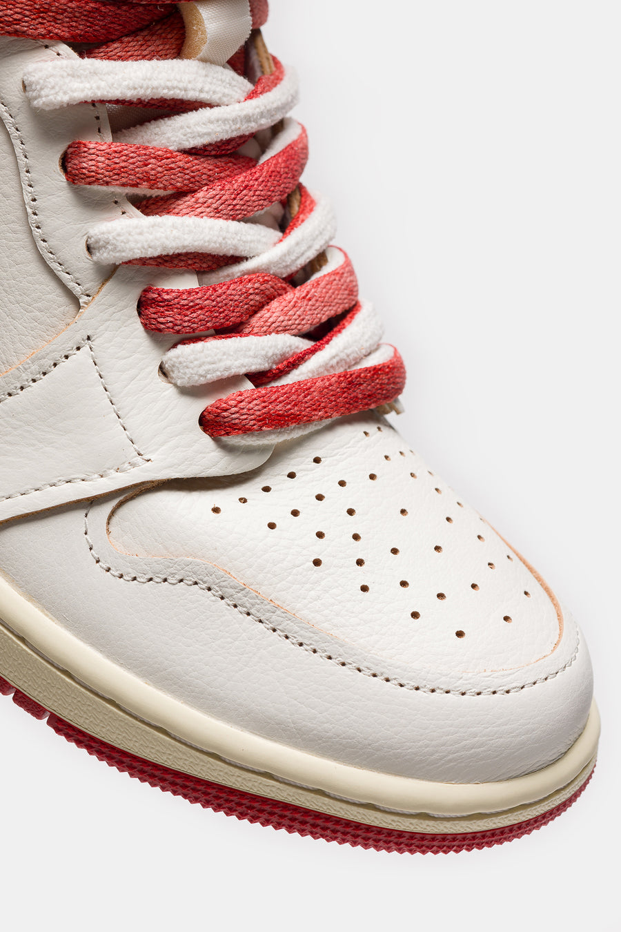 Jordan Air Jordan 1 High OG Sneaker in Sail/Cinnabar/Light Bone - Notre