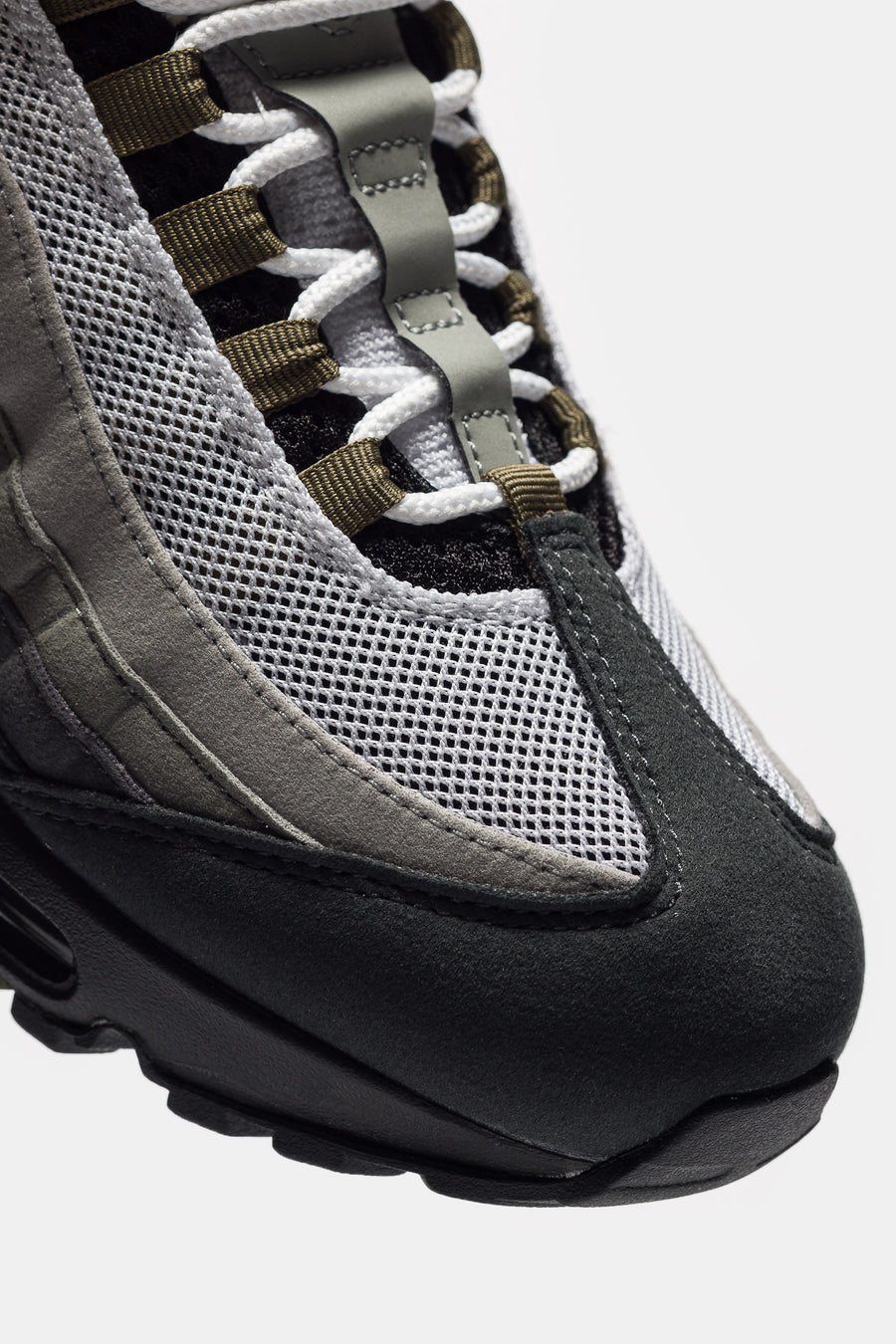 Nike Air Max 95 OG Sneaker in Black/Medium Olive/White/Reflect Silver - Notre