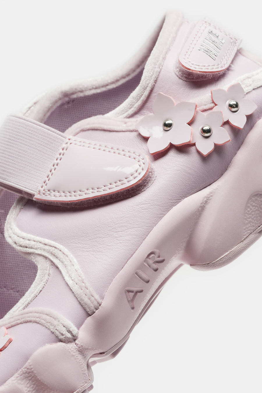 Air Rift Florette Sneaker in Bleached Lilac/Metallic Silver/ Wolf Grey