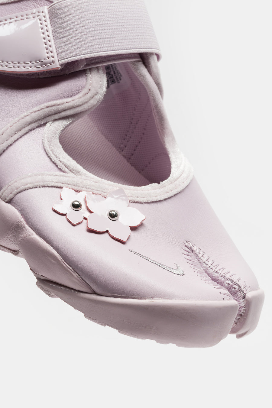 Air Rift Florette Sneaker in Bleached Lilac/Metallic Silver/ Wolf Grey