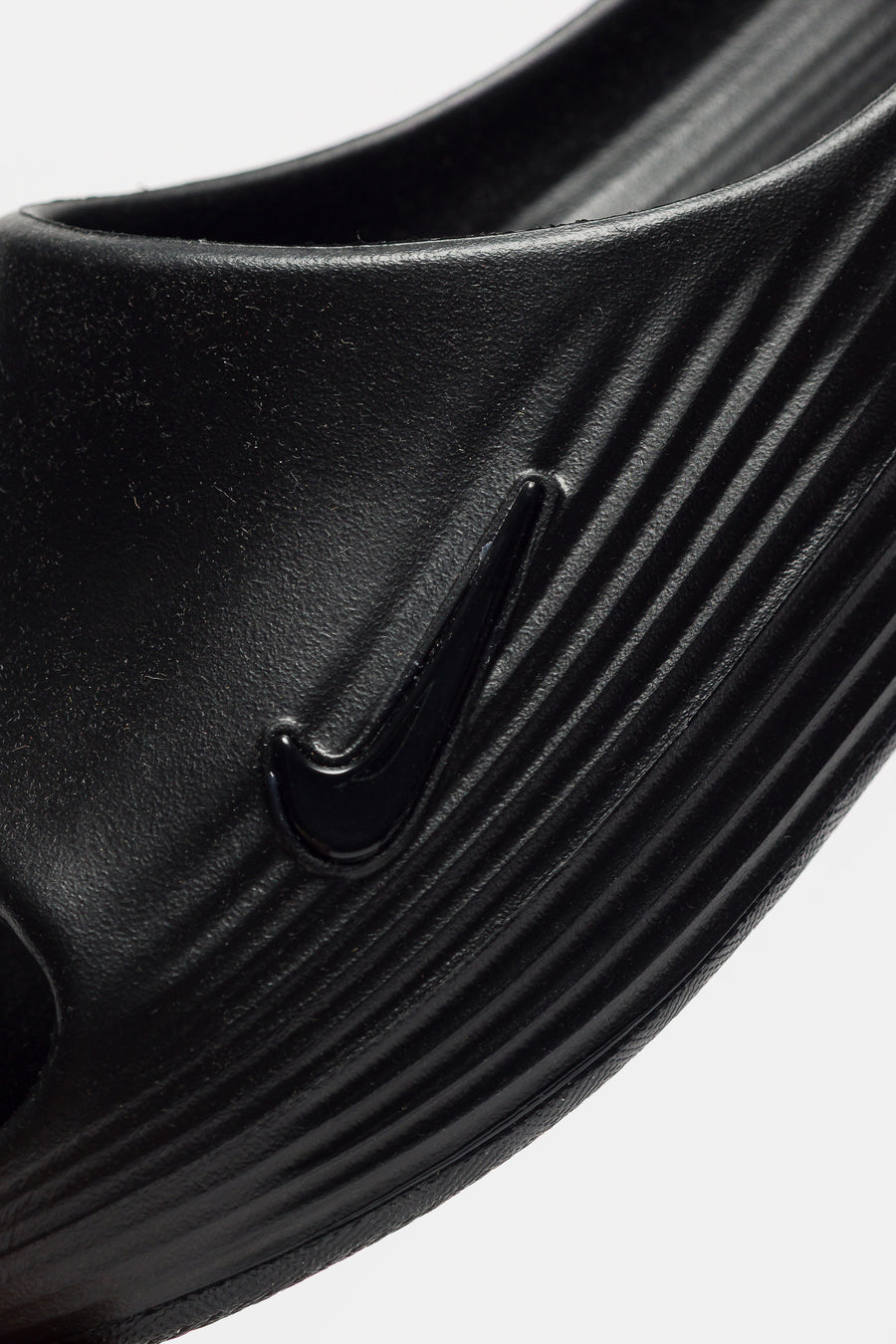 Nike ReactX Rejuven8 Slide in Black/Black - Notre