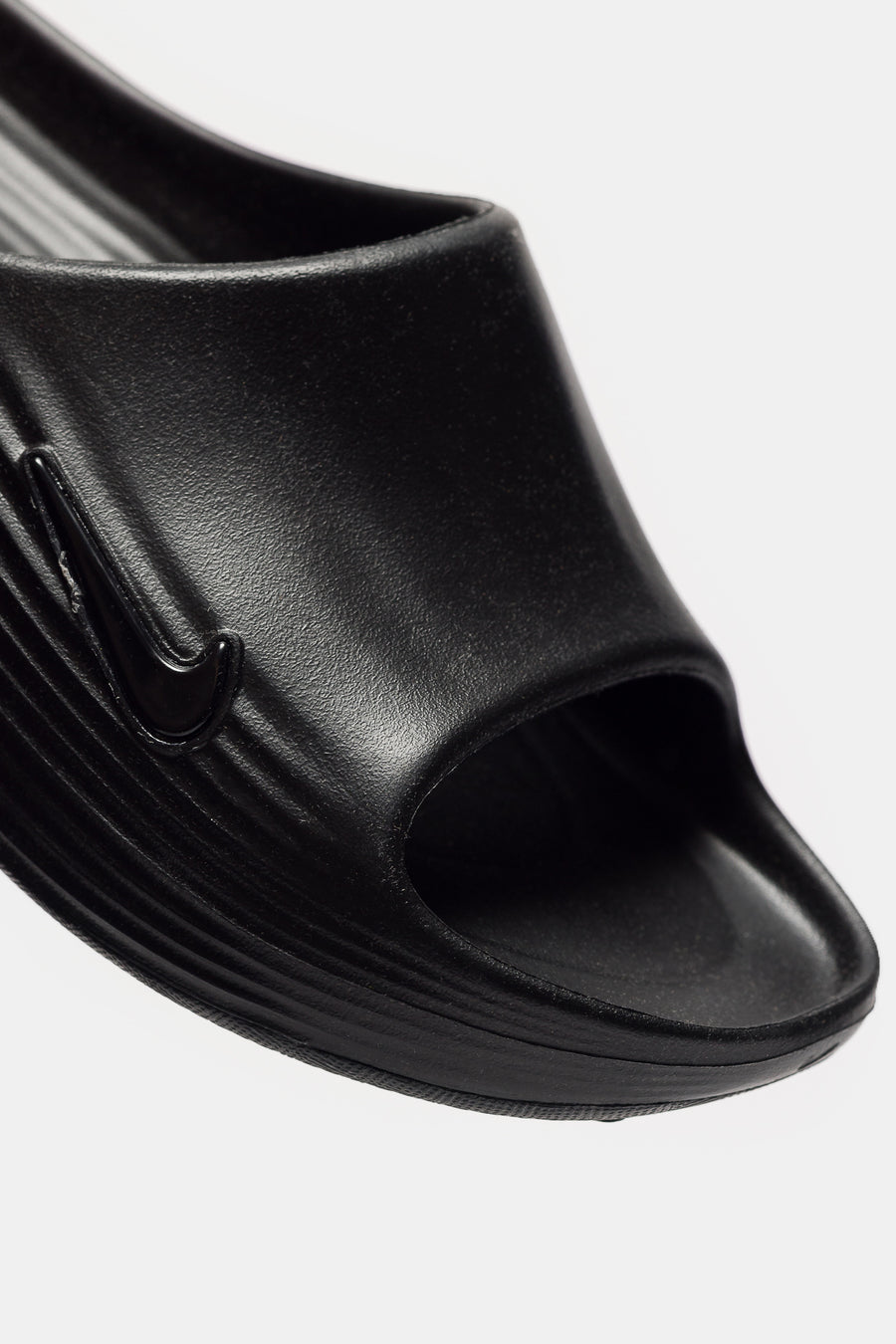 Nike ReactX Rejuven8 Slide in Black/Black - Notre