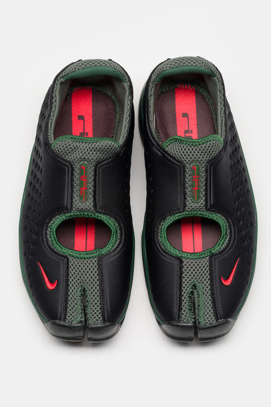 Air Rift 2 Sneaker in Black/Fire Red/TM Dark Green