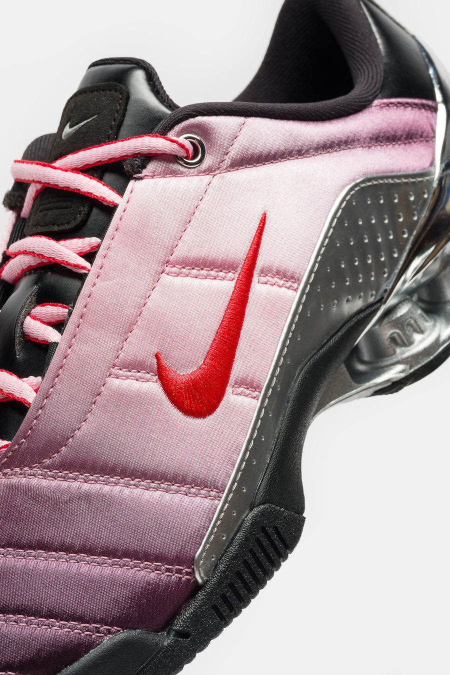 Forget-me-nots Total 90 Shox Magia Sneaker in Shy Pink/University Red/Black