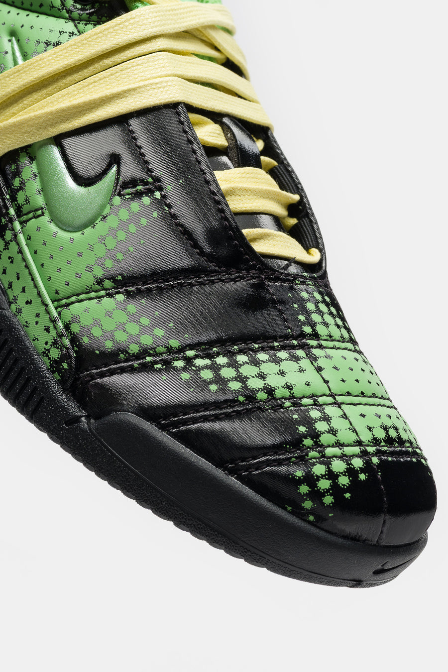 Total90 Shox Magia Sneaker in Black/Spinach Green/Yellow Diamond