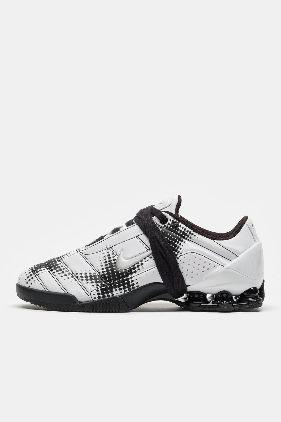 Total90 Shox Magia Sneaker in White/Metallic Silver/Black