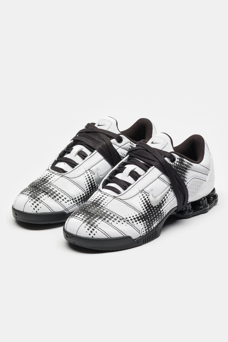 Total90 Shox Magia Sneaker in White/Metallic Silver/Black