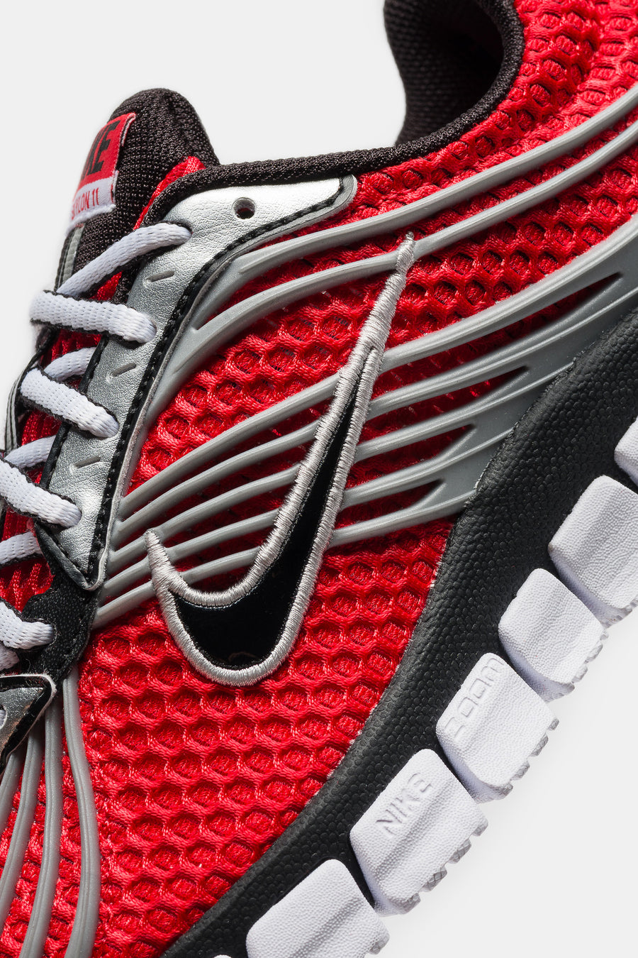 Zoom Skylon 11 Sneaker in University Red/Black/Metallic Silver