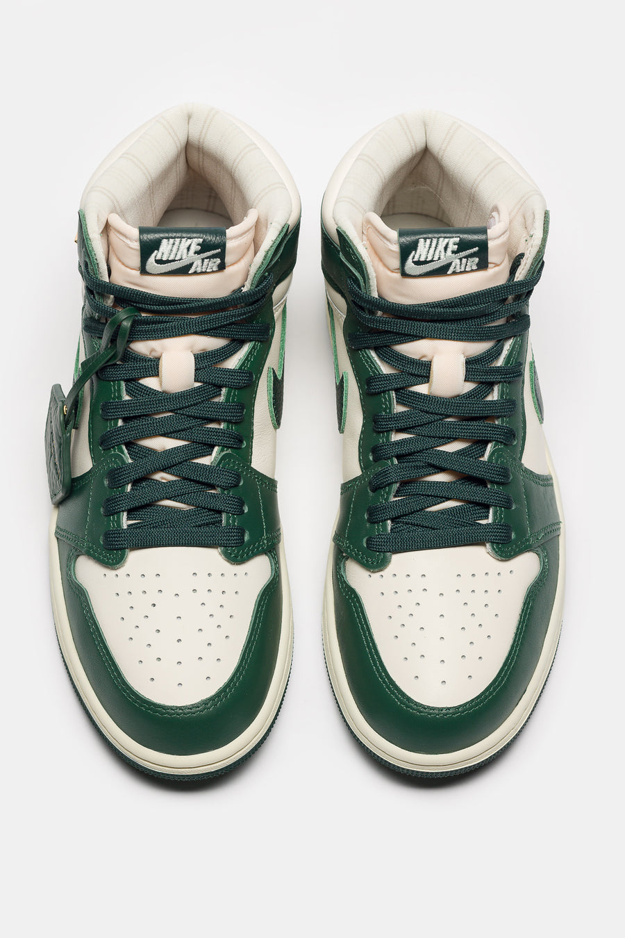 Jordan Air Jordan 1 Retro High OG Sneaker in Pale Ivory/Pro Green/Fir/Coconut Milk - Notre