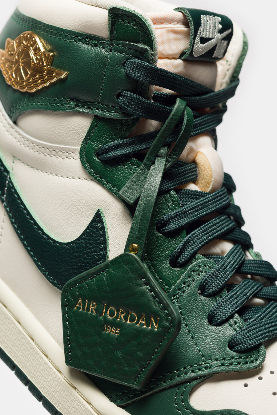Jordan Air Jordan 1 Retro High OG Sneaker in Pale Ivory/Pro Green/Fir/Coconut Milk - Notre