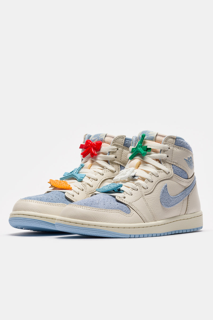 Jordan Air Jordan 1 Retro High OG Sneaker in Pale Ivory/Psychic Blue/Coconut Milk - Notre