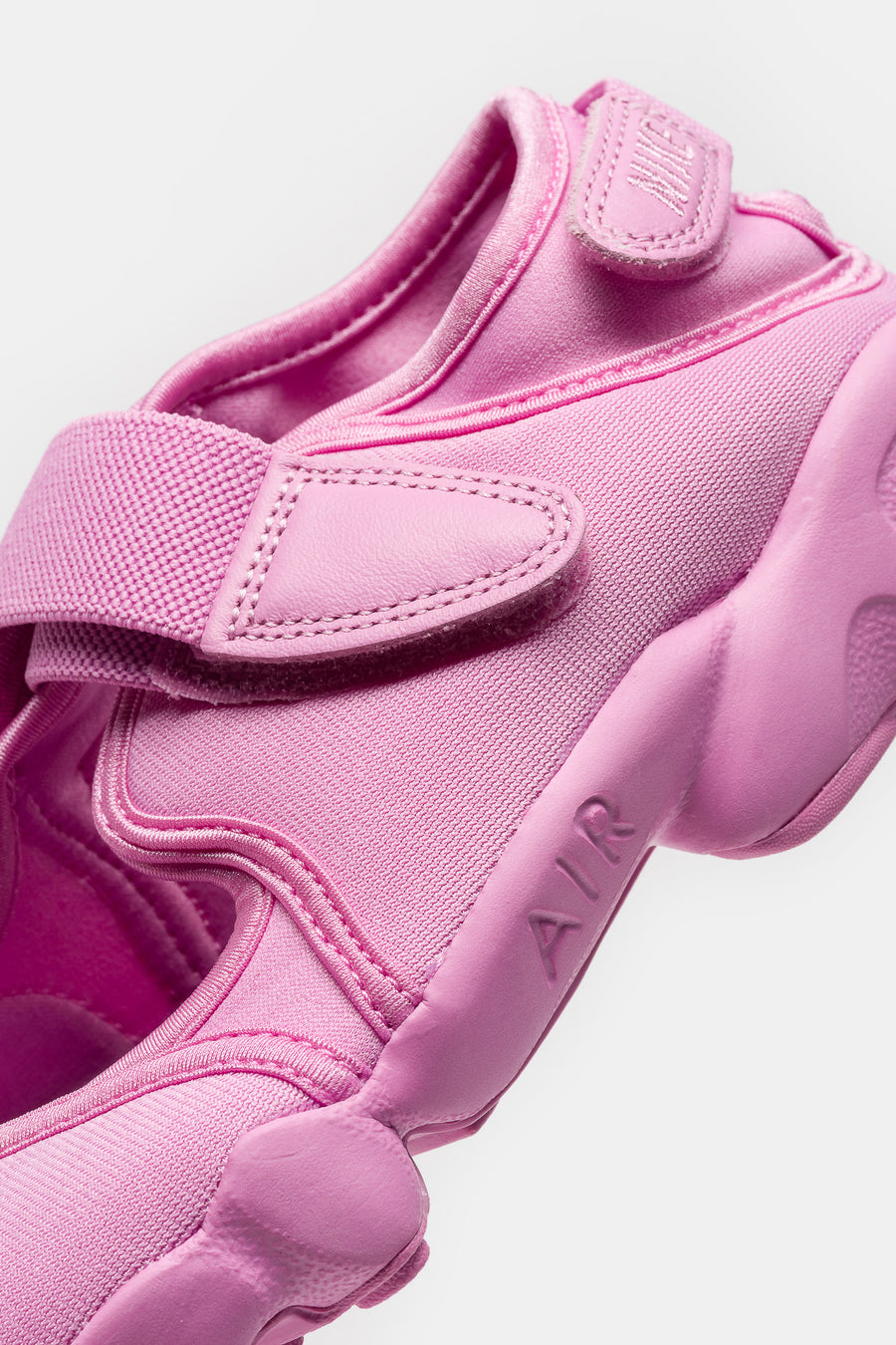 Air Rift Sneaker in LT Magenta/Black