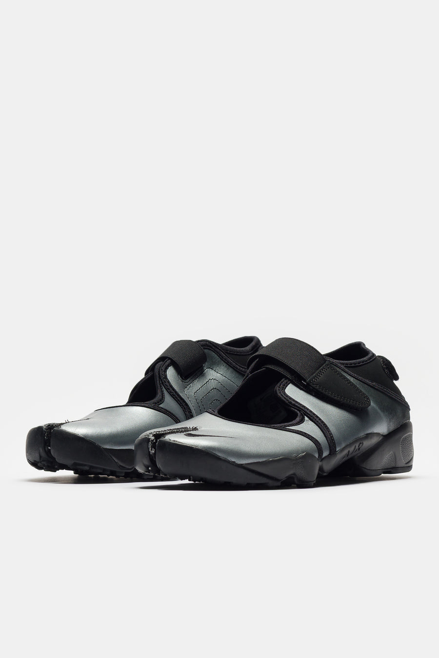 Nike Air Rift Leather Sneaker in Metallic Silver/Black - Notre