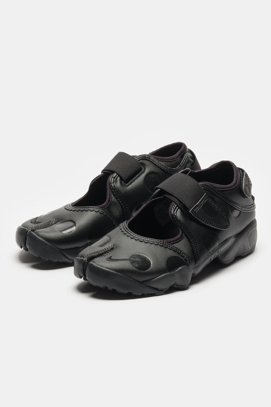Nike Air Rift Polka Dot Sneaker in Black/Black/Black - Notre
