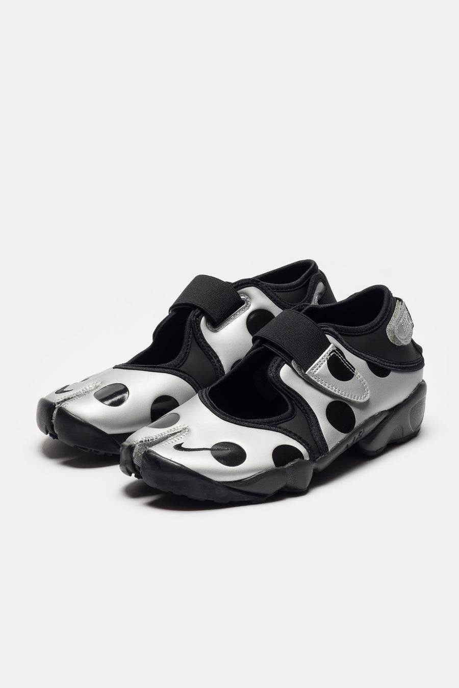 Nike Air Rift Sneaker in Black/Black/Metallic Silver - Notre