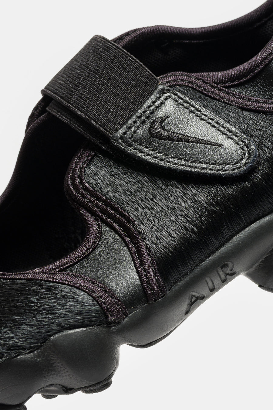Nike Air Rift Sneaker in Black/Cool Grey - Notre