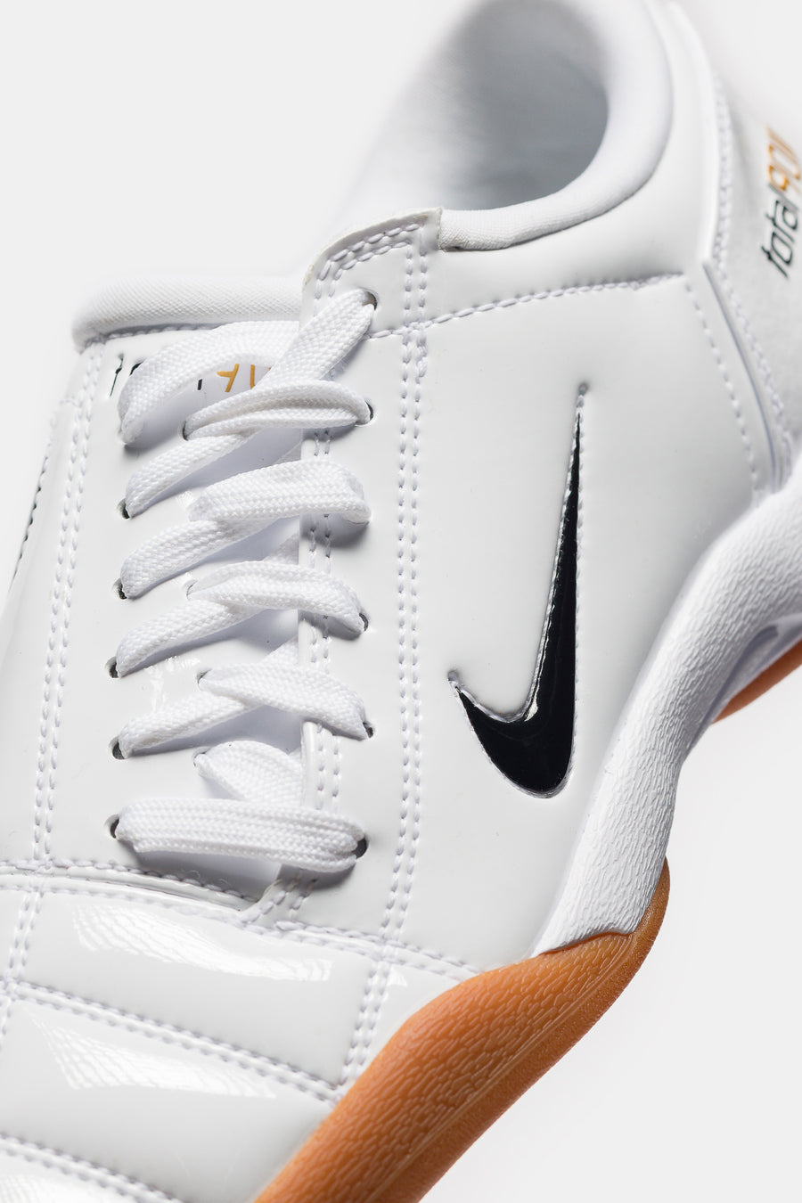 Nike Total 90 Sneaker in White/Black/White/Metallic Gold - Notre