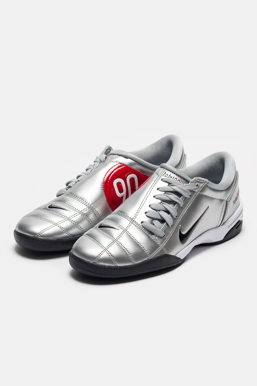 Nike Total 90 Sneaker in Metallic Silver/Black/University Red - Notre