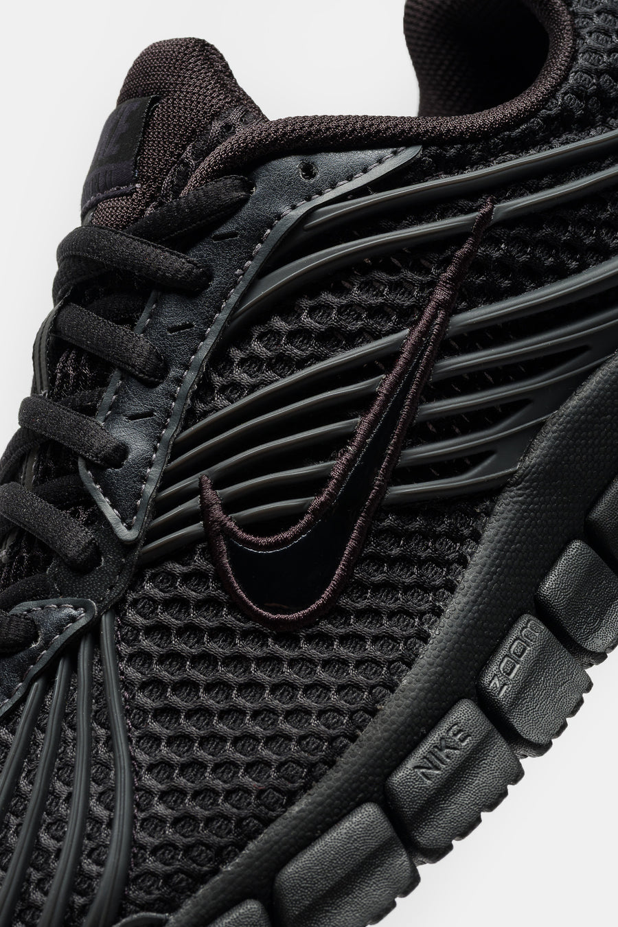 Zoom Skylon 11 Sneaker in Black/Black/Anthracite
