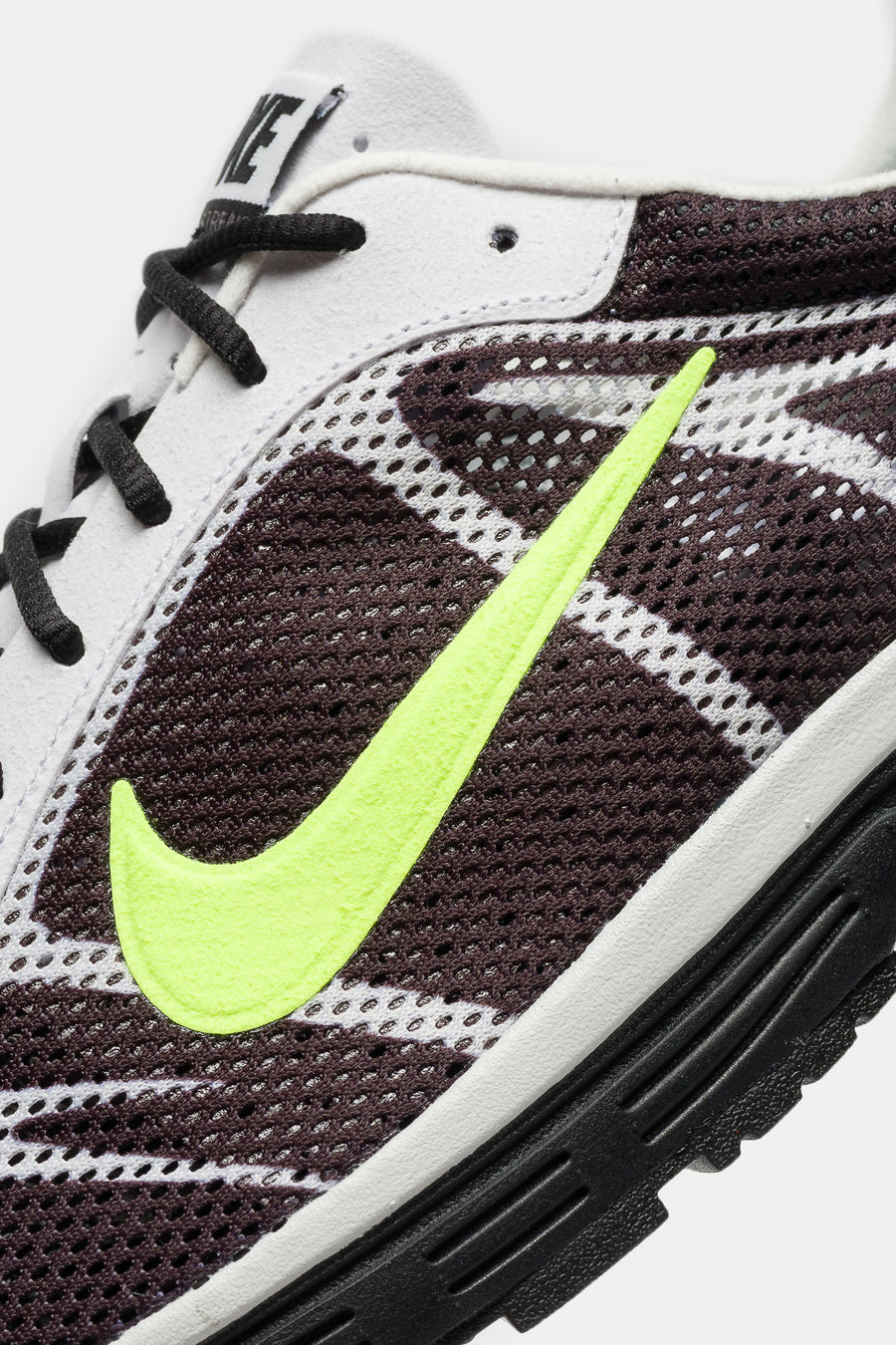 Zoom Streak 3 Sneaker in Black/Volt/Summit White