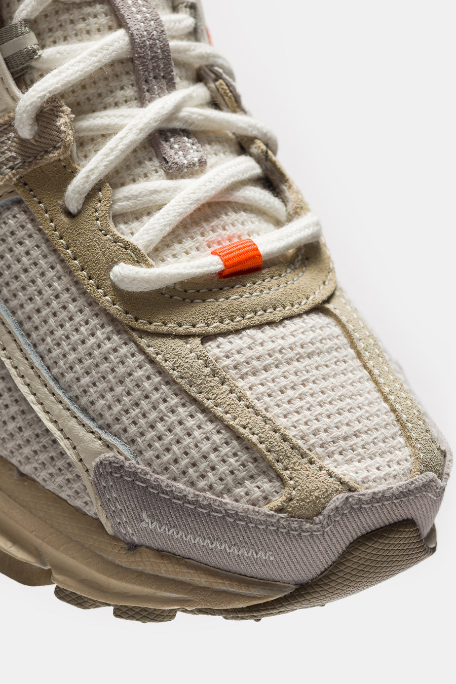 Zoom Vomero 5 Sneaker in Lt Orewood Brown/Khaki/Pale Ivory