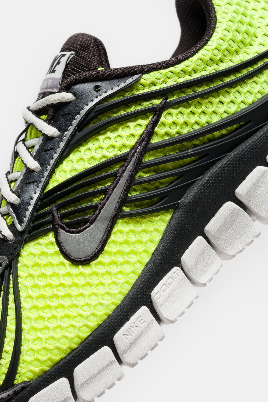 Zoom Skylon 11 Sneaker in Volt/Metallic Silver/Black/Lt Smoke Grey