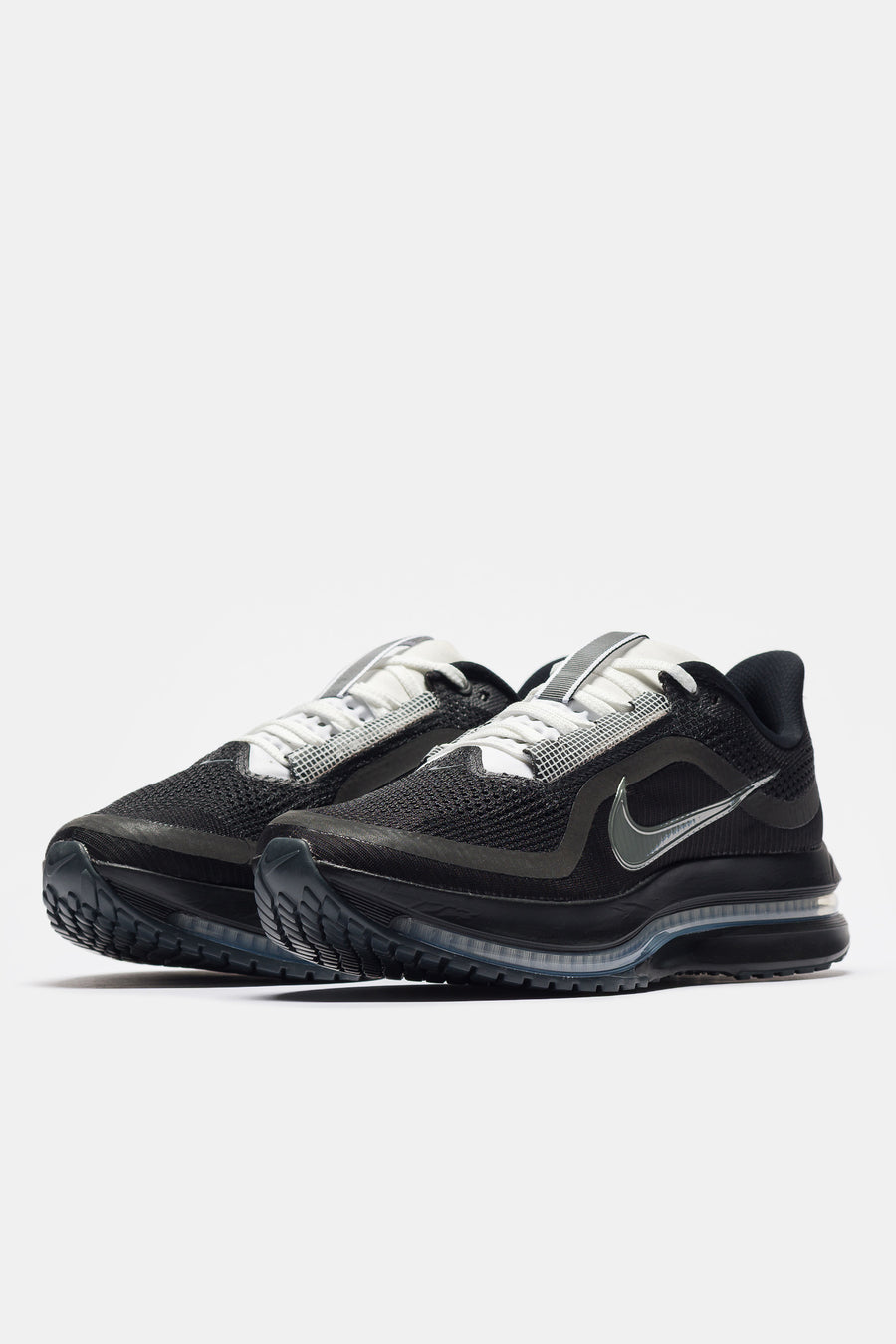 Nike Pegasus Premium SP Sneaker in Black/Metallic Silver/White - Notre