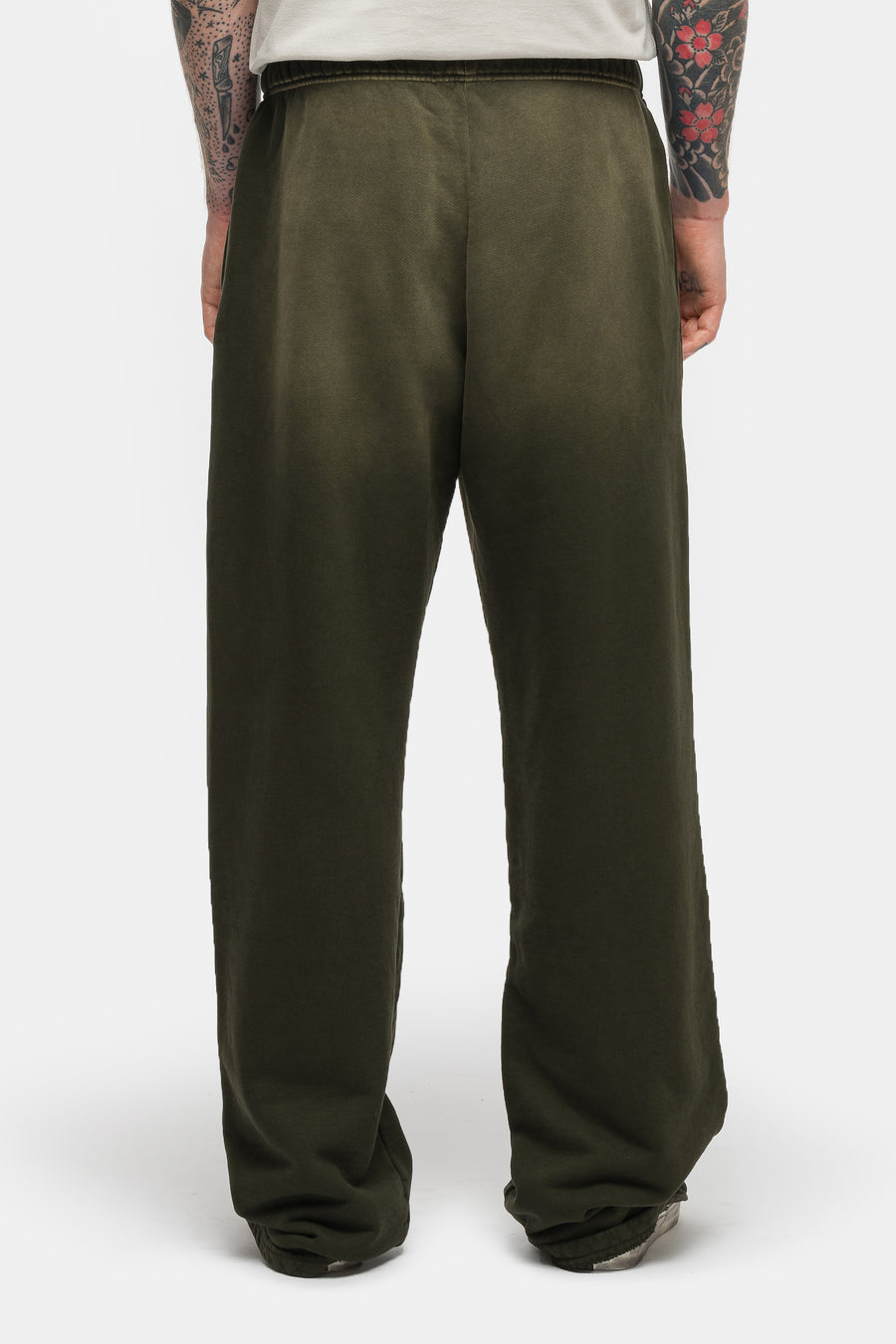 Logo Sweatpant in Washed Olive