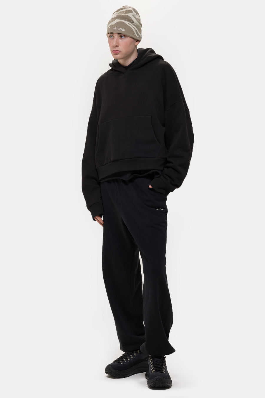 Notre Logo Sweatpant in Black Edge - Notre
