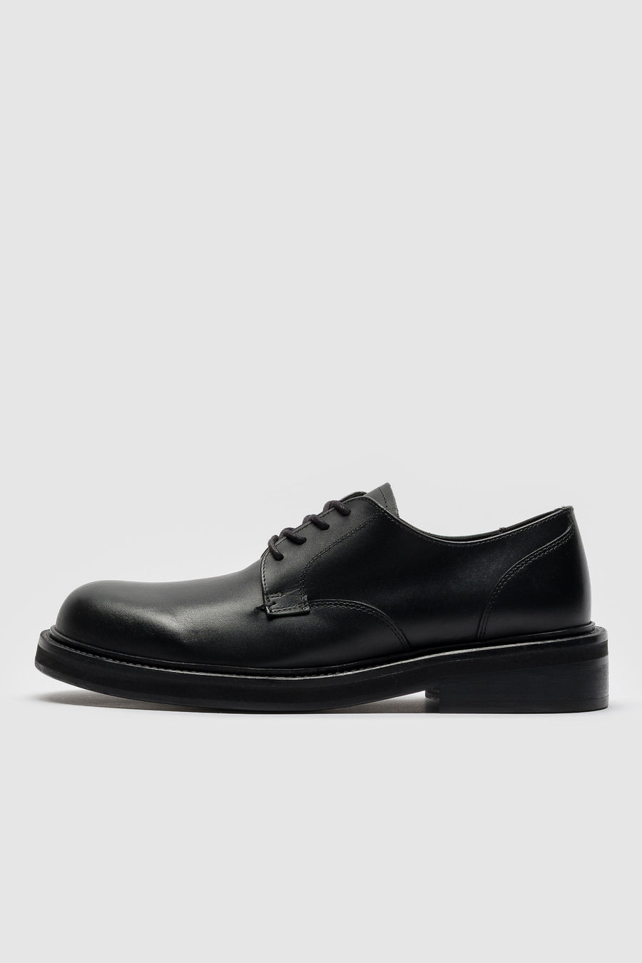Mid-Heel Derby Shoe in Calfskin Black