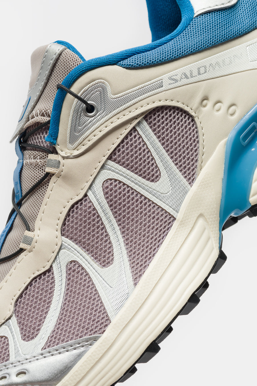 SALOMON ADVANCED XT-Whisper Sneaker in Paloma/Almond Milk/Niagara - Notre