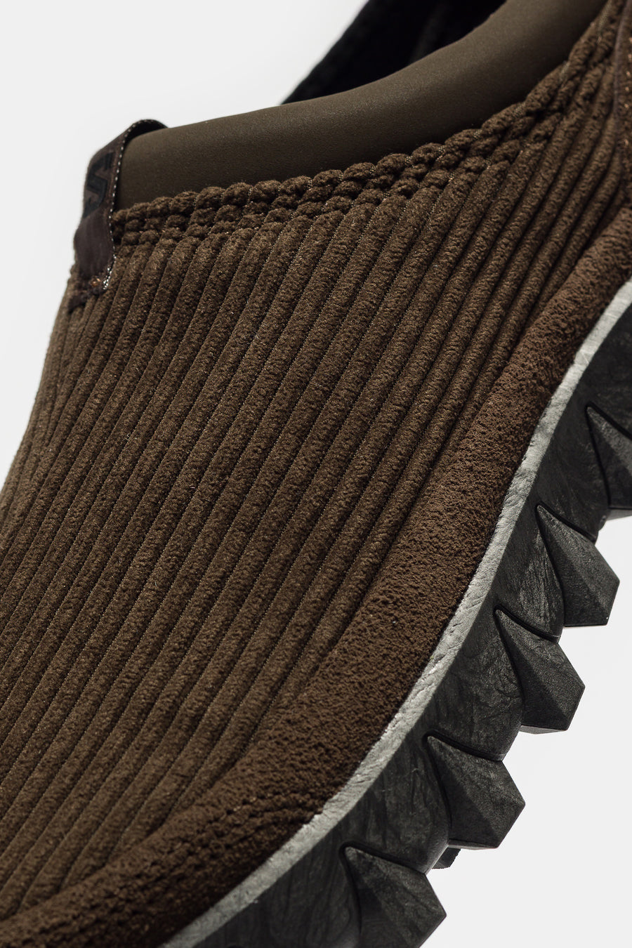 Snowclog Corduroy Sneaker in Delicioso/Black