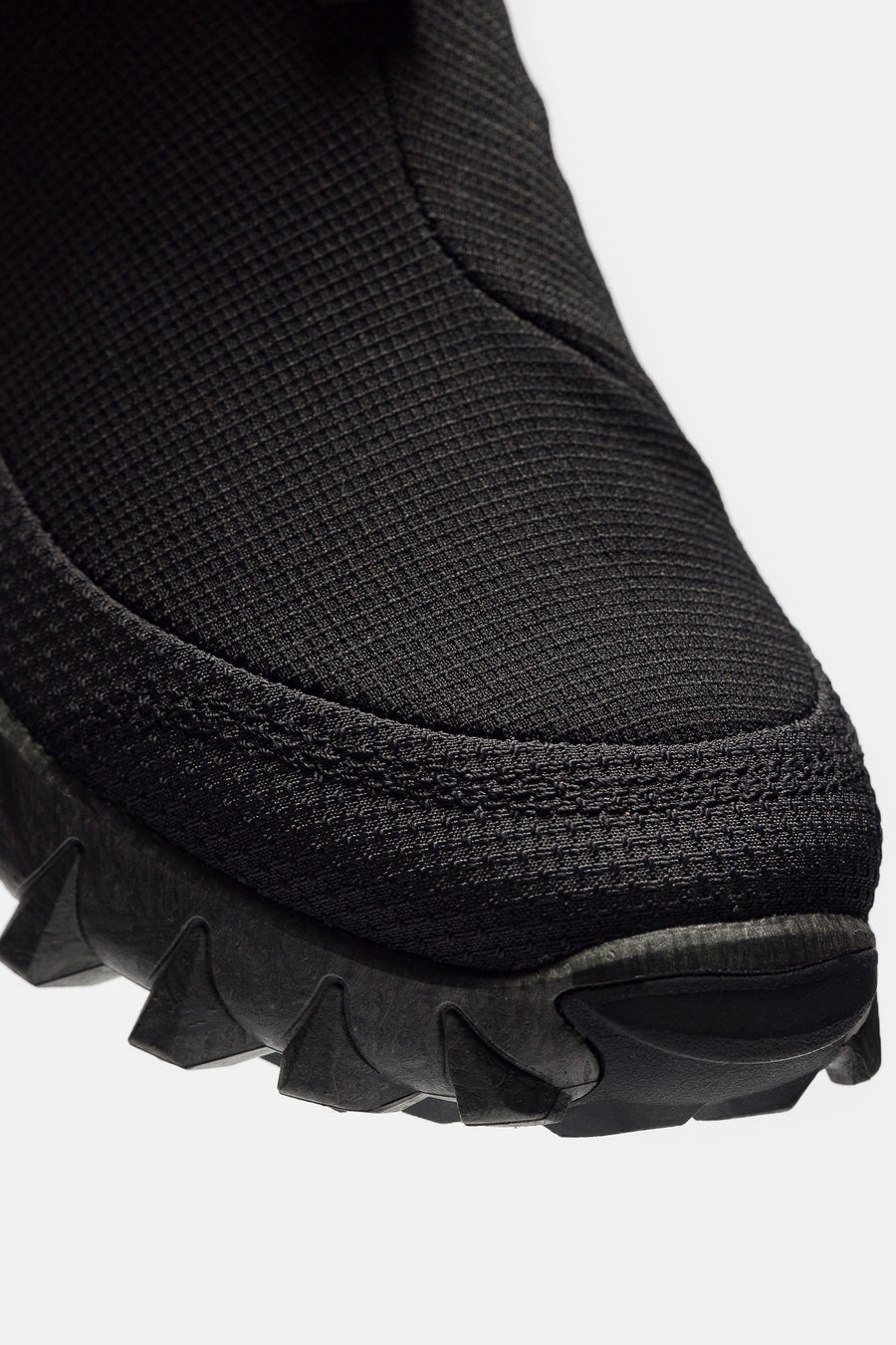 Snowclog Mid Sneaker in Black/Black