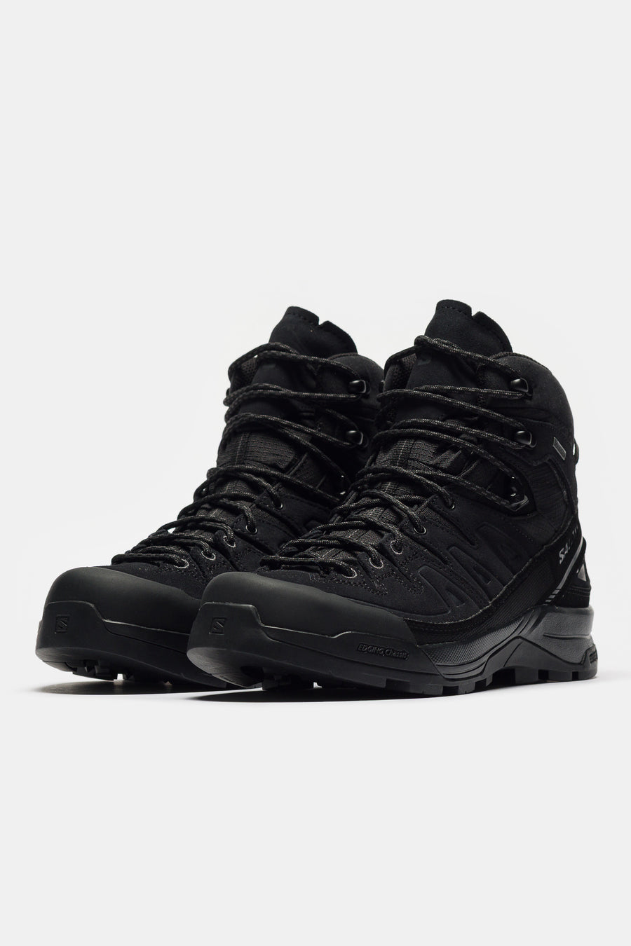 X-Alp Mid Gore-Tex Boot in Black/Black