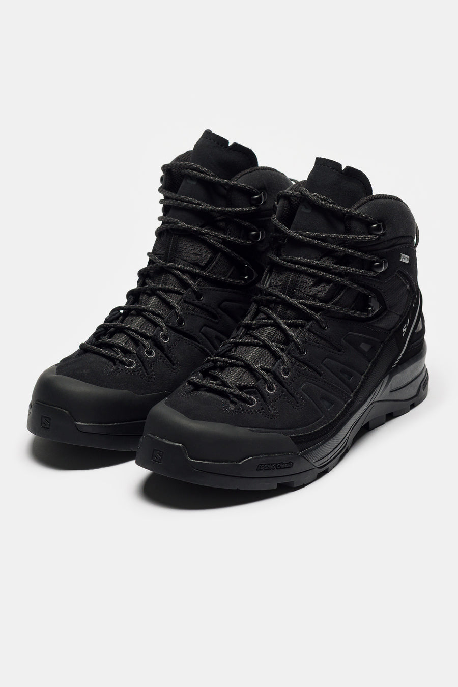 X-Alp Mid Gore-Tex Boot in Black/Black