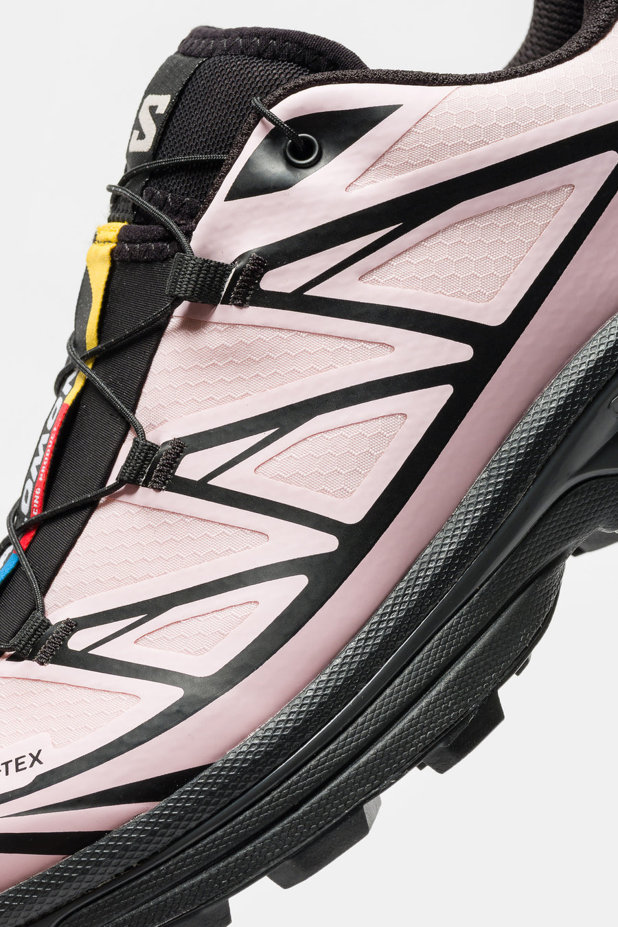 XT-6 GTX Sneaker in Black/Icy Pink/Dawn Pink