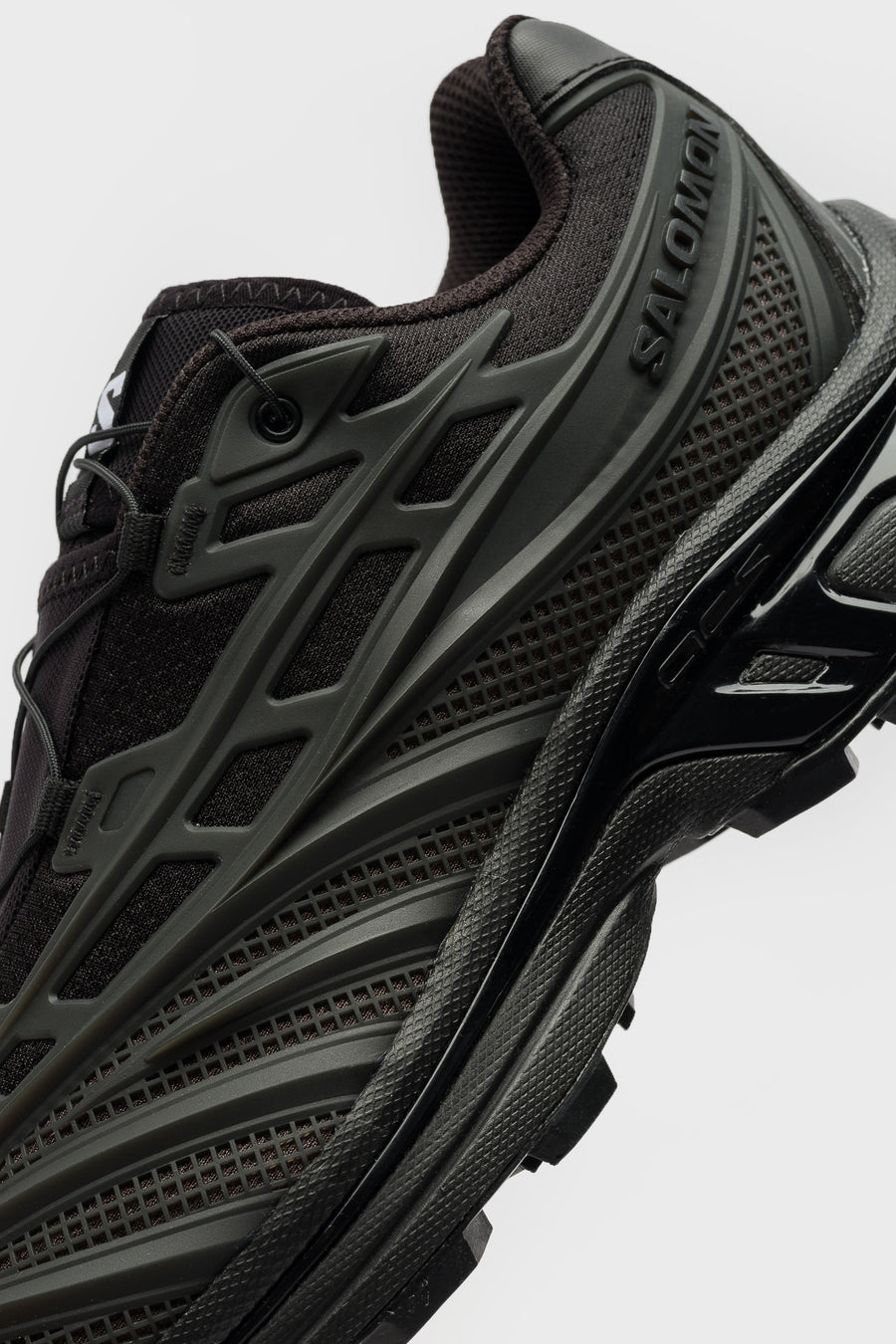 SALOMON ADVANCED XT-Evo Sneaker in Black/Black/Asphalt - Notre