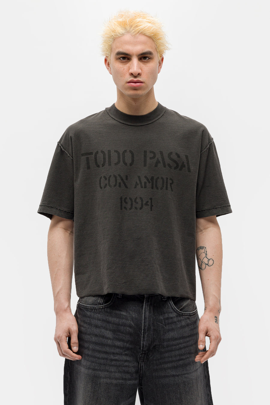 TODO PASA Con Amor T-Shirt in Vintage Black - Notre