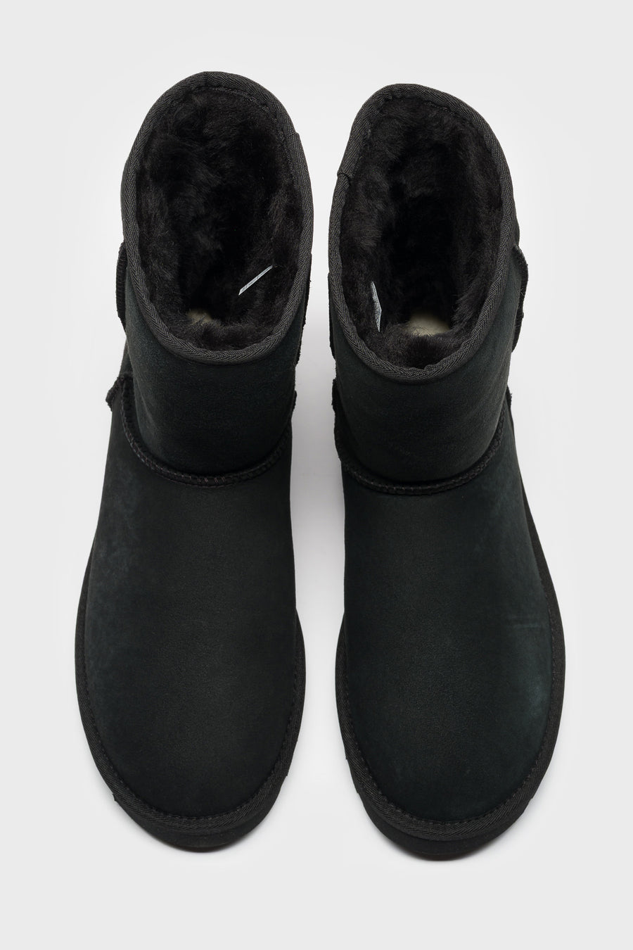 UGG Classic Short Boot in Black - Notre