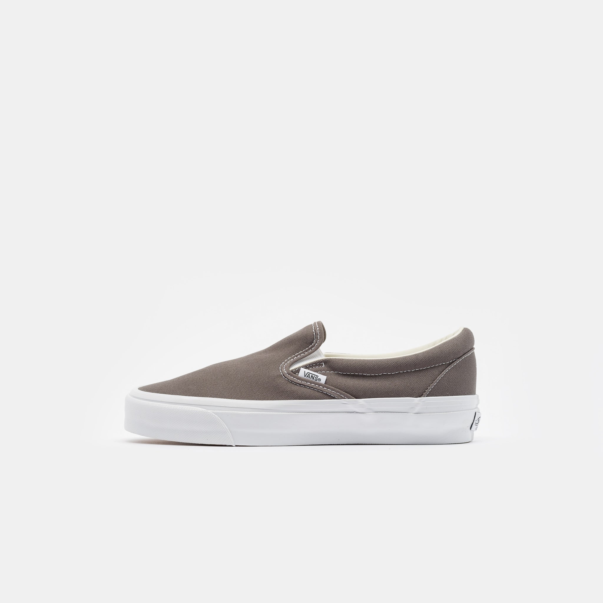 Slip-On Reissue 98 Sneaker in LX Gunmetal - Vans