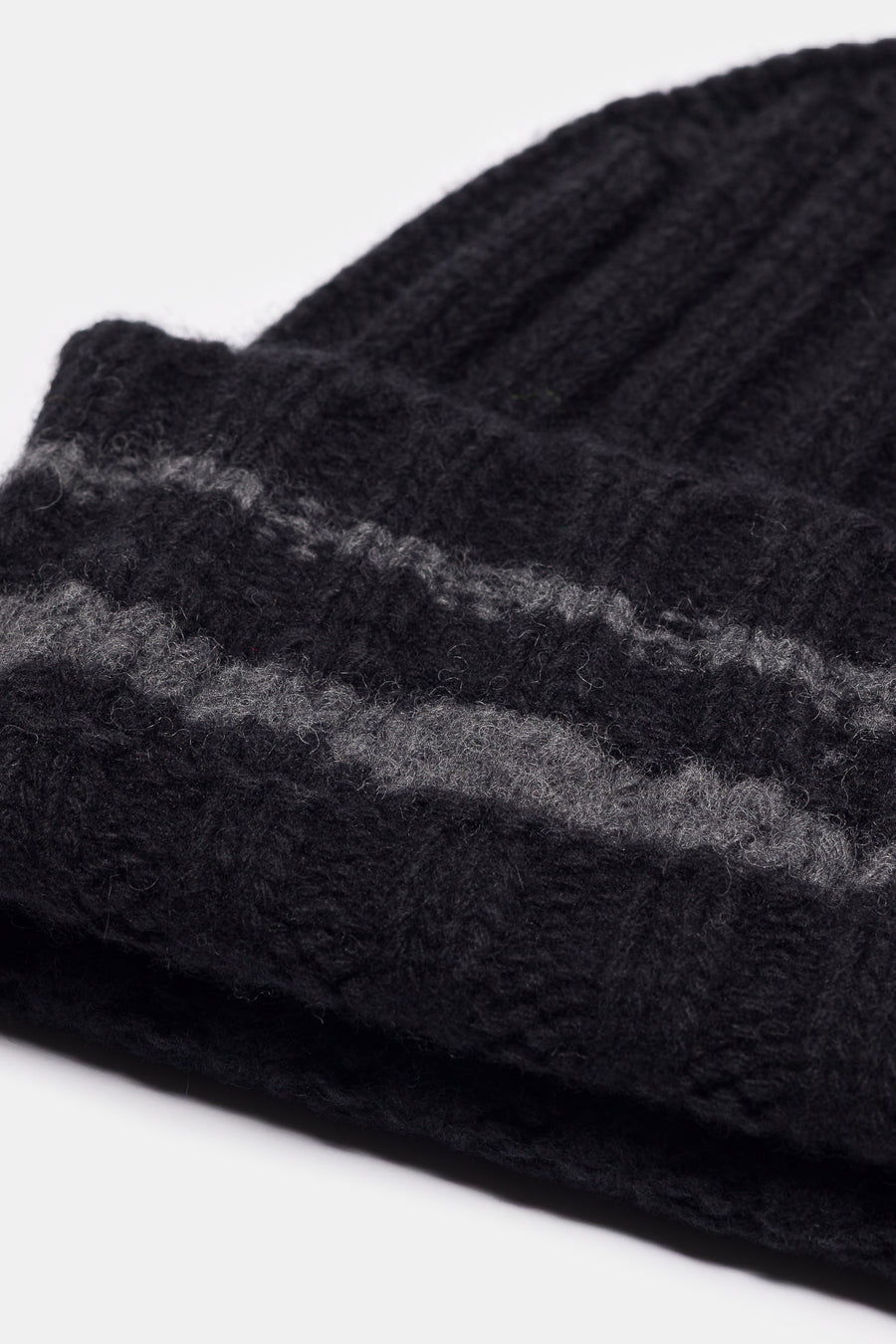 mfpen Court Beanie in Black - Notre