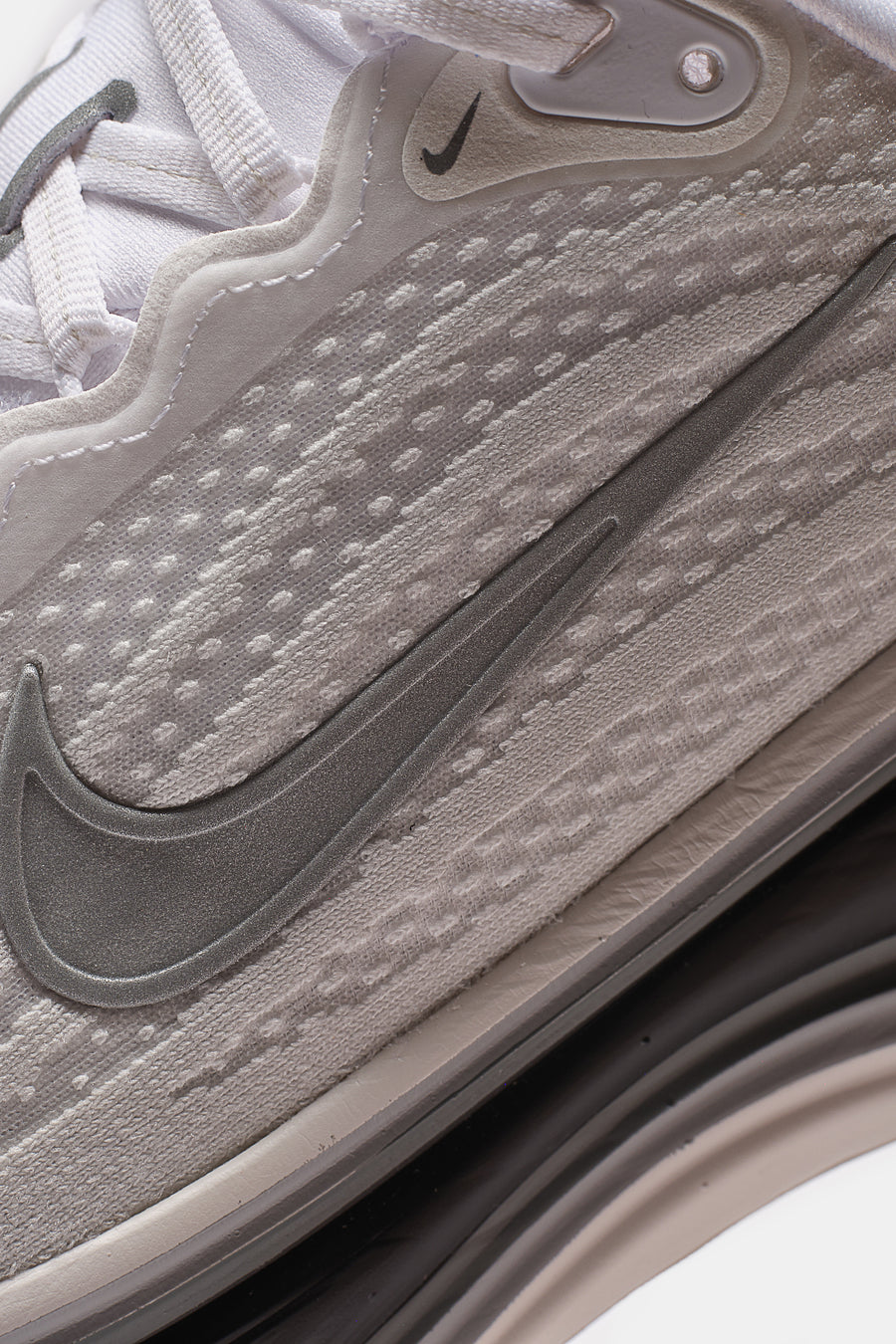 Nike Vomero Plus Sneaker in White/Metallic Silver/Black/Cool Grey - Notre