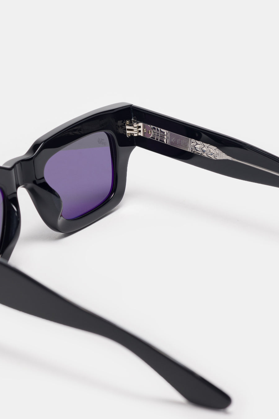 Akila Ares Sunglasses in Black/Black - Notre