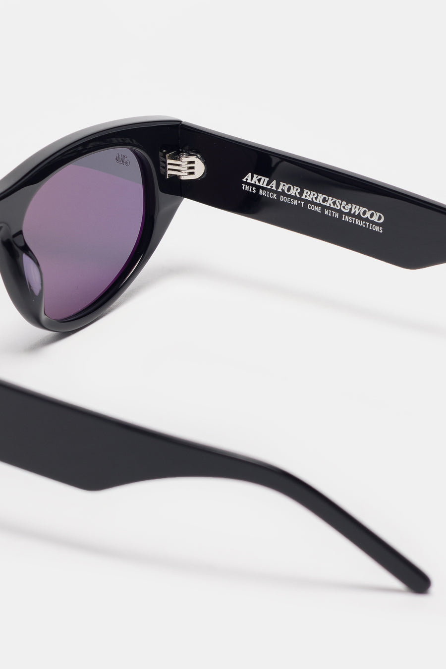 Bricks & Wood Halldale Sunglasses in Black