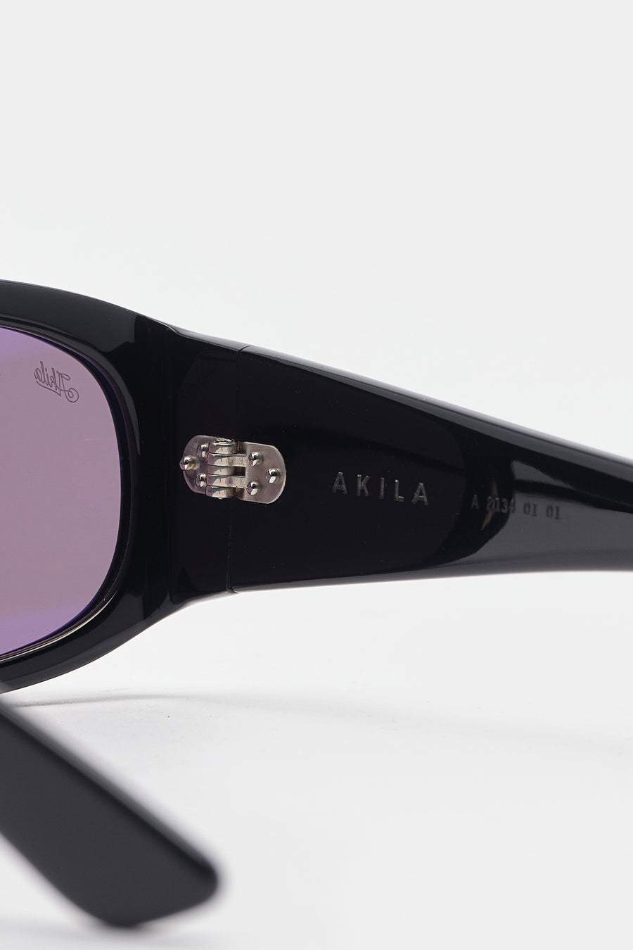Akila Eazy Sunglasses in Black - Notre