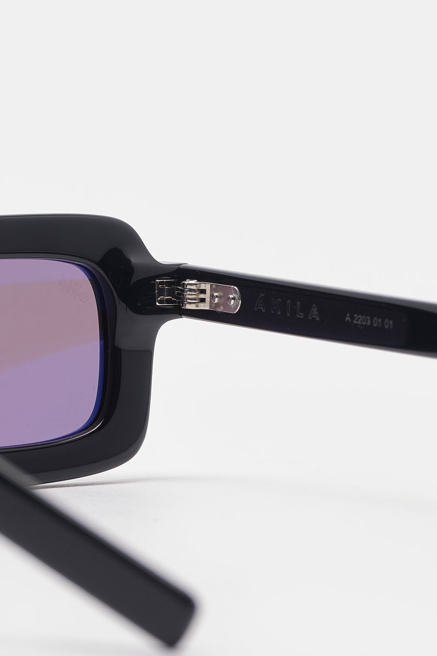Akila Eos Sunglasses in Black - Notre