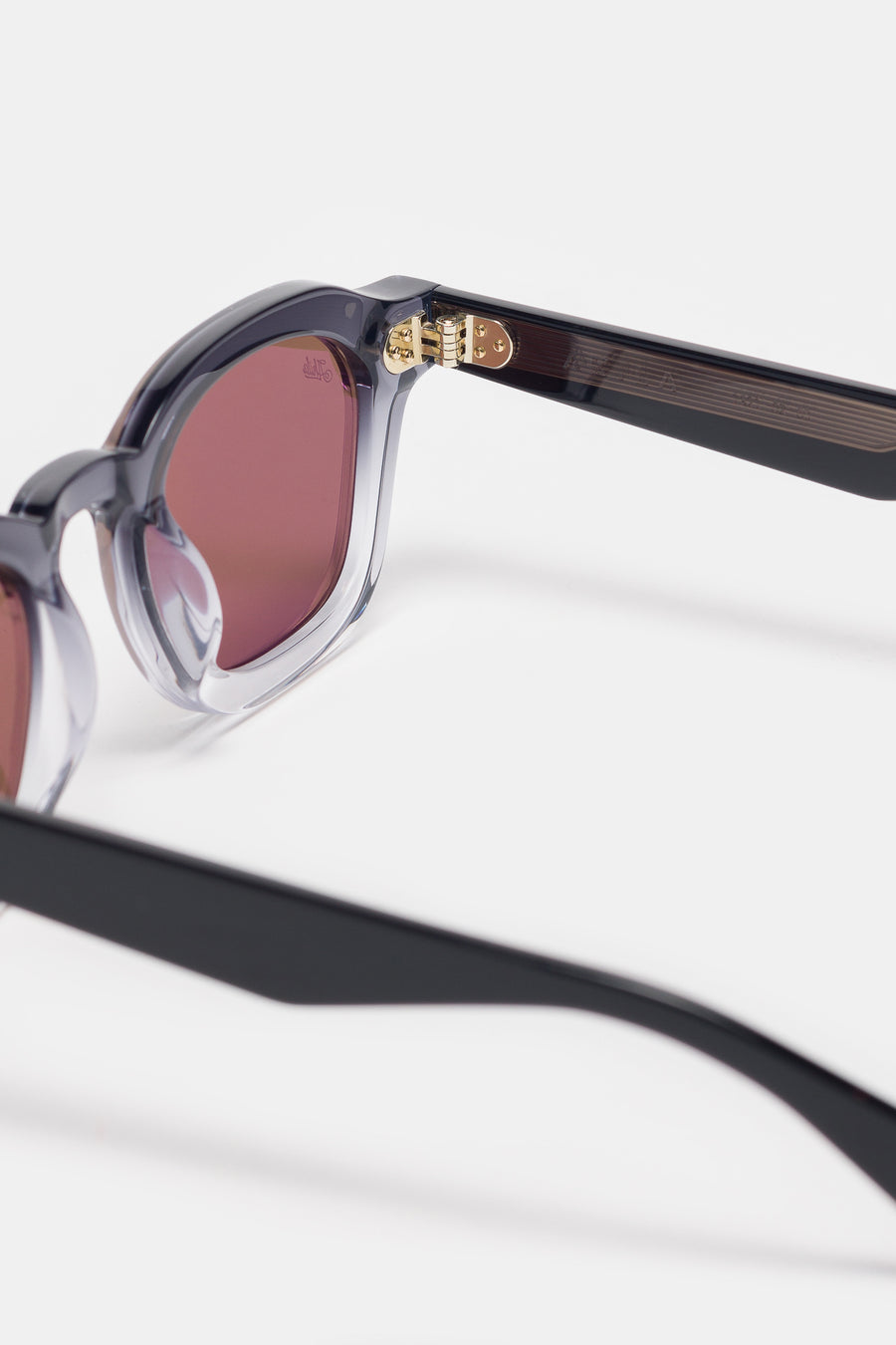 Akila Logos Sunglasses in Black Gradient/Brown - Notre