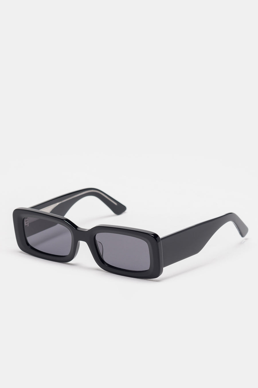 Akila Verve Sunglasses in Black - Notre
