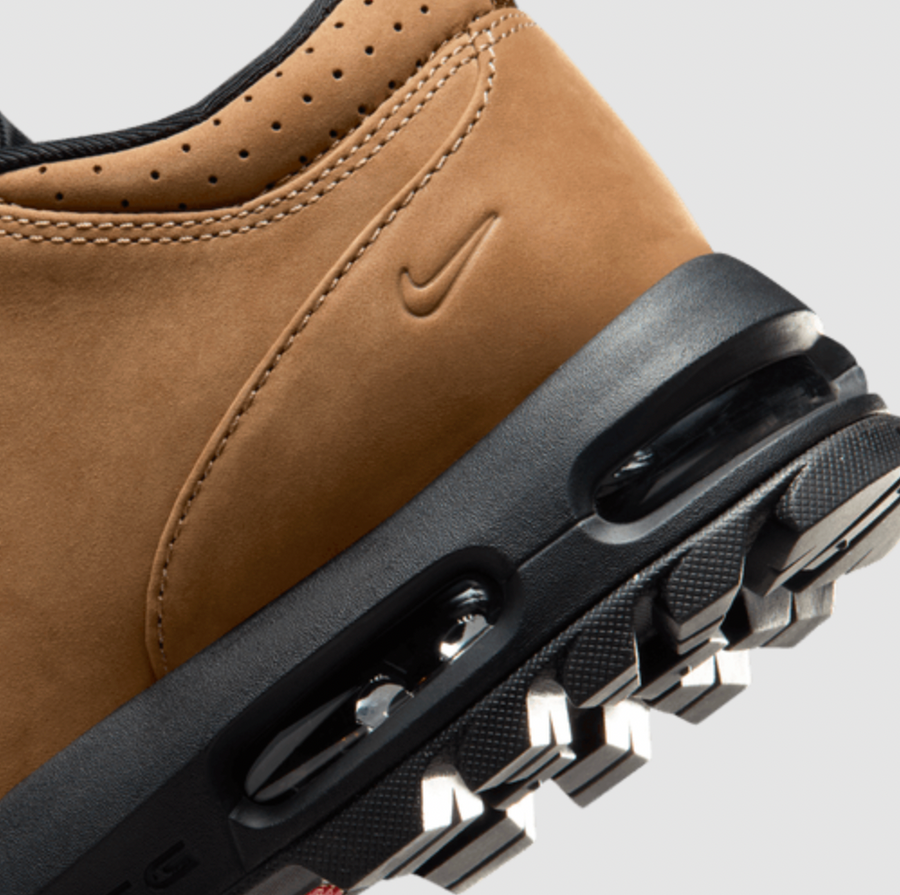 Nike Air Max Goadome Low Sneaker in Taupe/University Red-Black - Notre