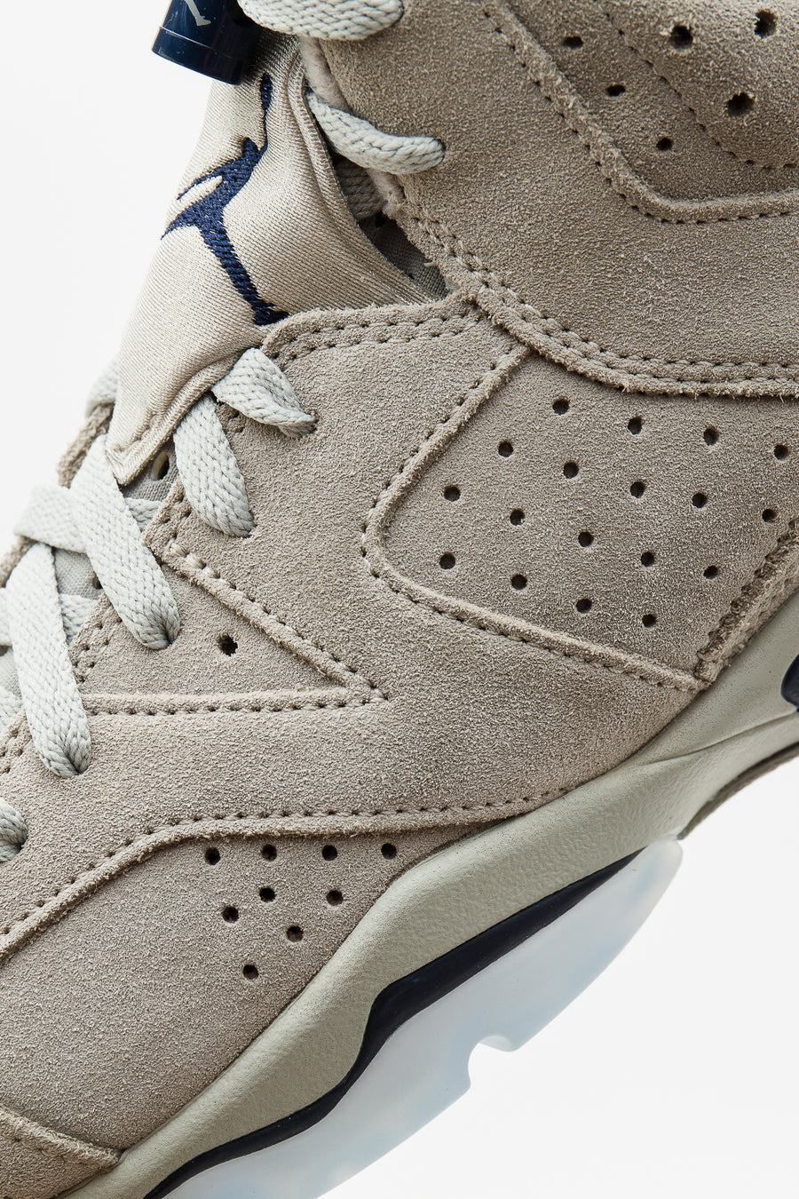 Air Jordan 6 Retro Big Kids Sneaker in Magnet/College Navy